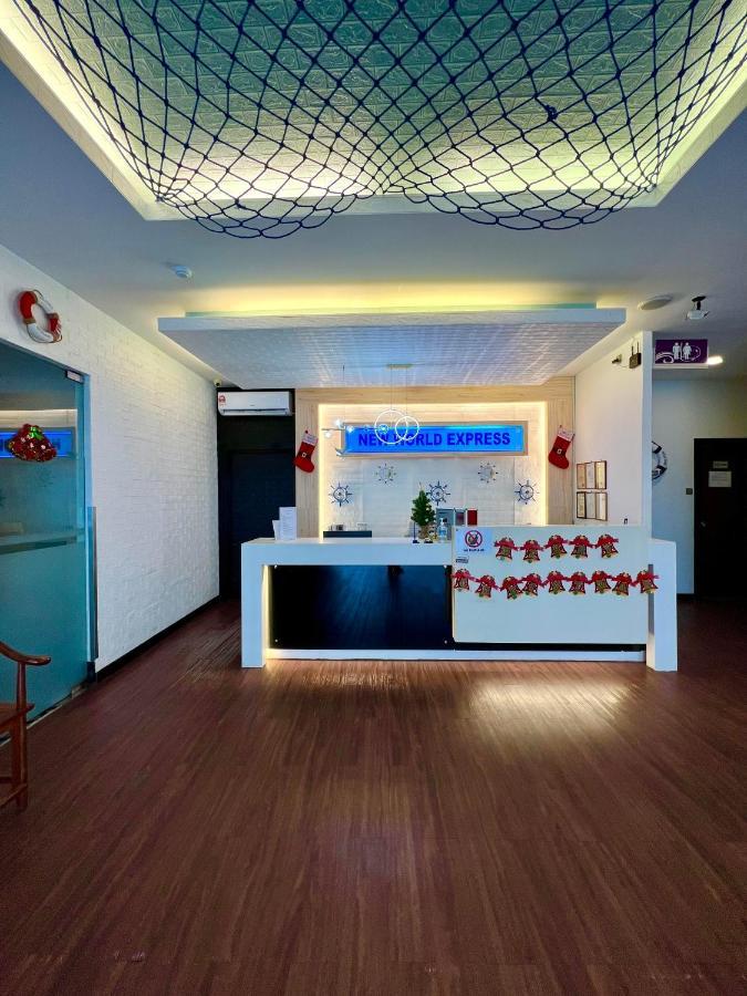 New World Express Motel Bintulu Bagian luar foto