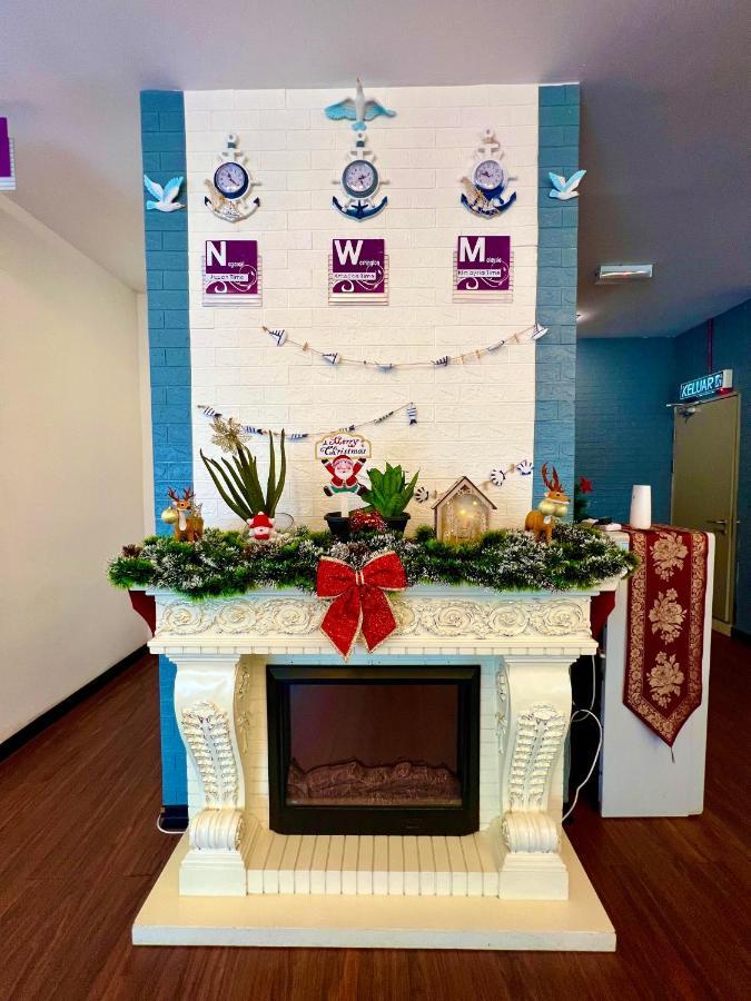 New World Express Motel Bintulu Bagian luar foto