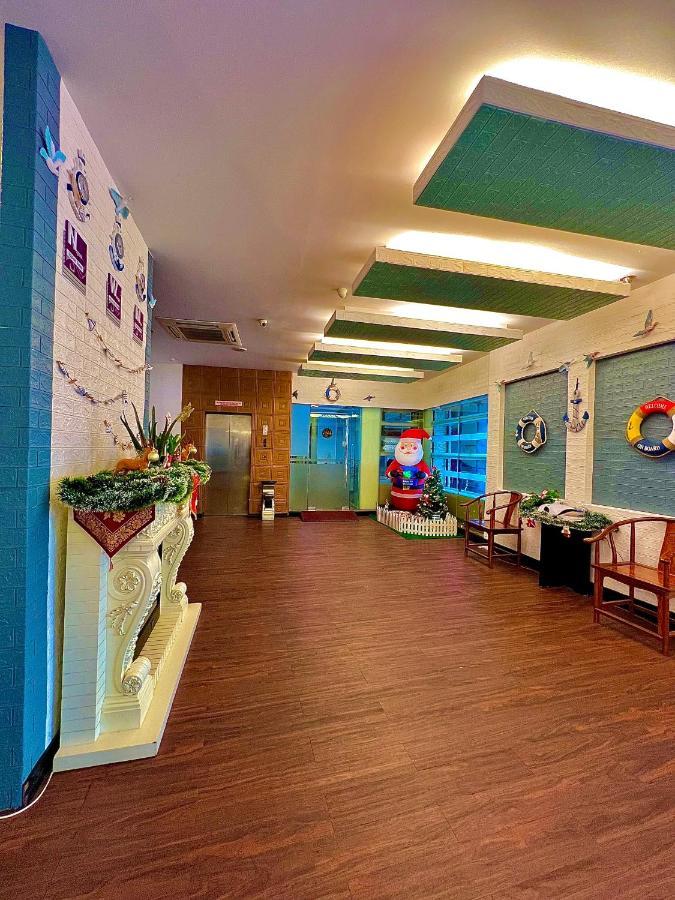 New World Express Motel Bintulu Bagian luar foto
